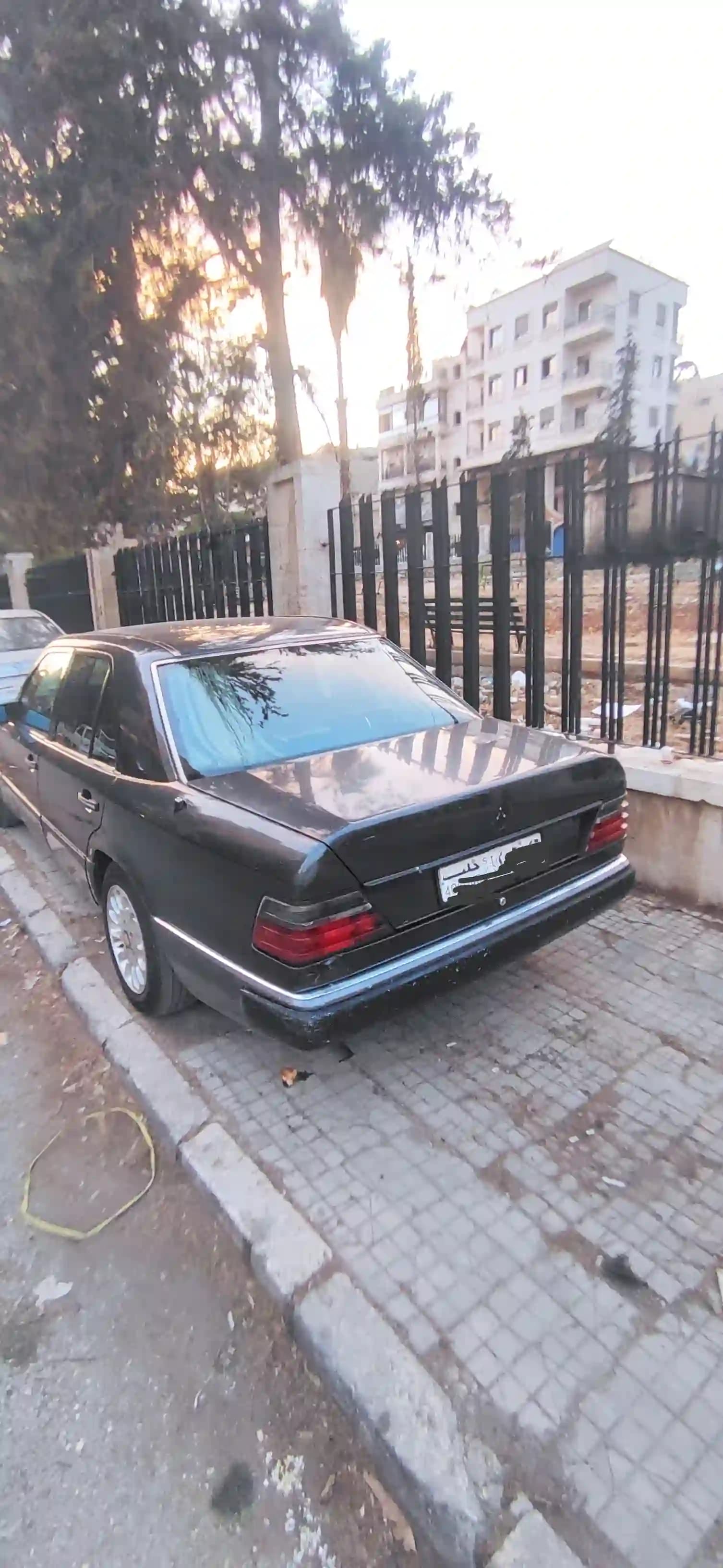 1993 مرسيدس بنز W124