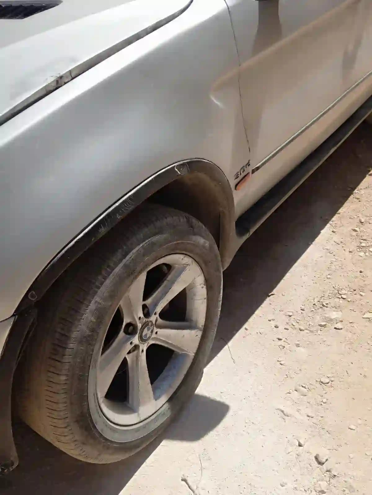 2002 بي إم دبليو X5 - Image 2
