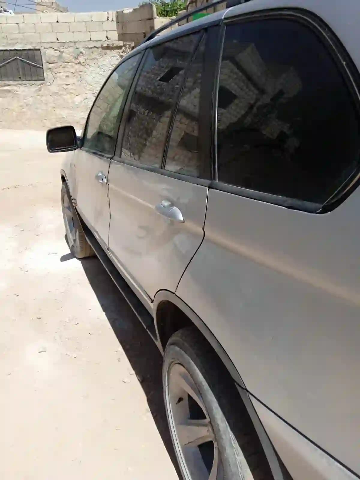 2002 بي إم دبليو X5 - Image 6