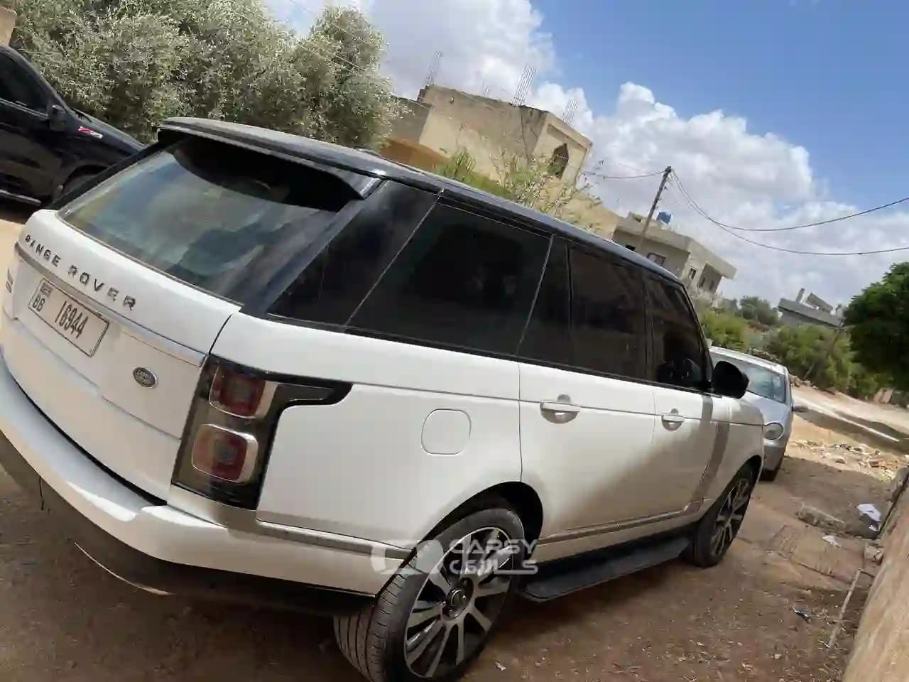 2015 لاندروفر فوج