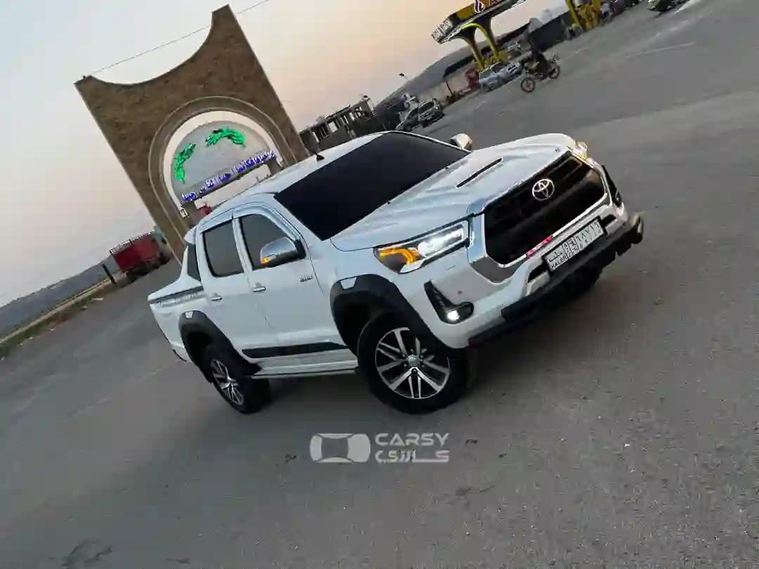 2015 تويوتا هايلوكس