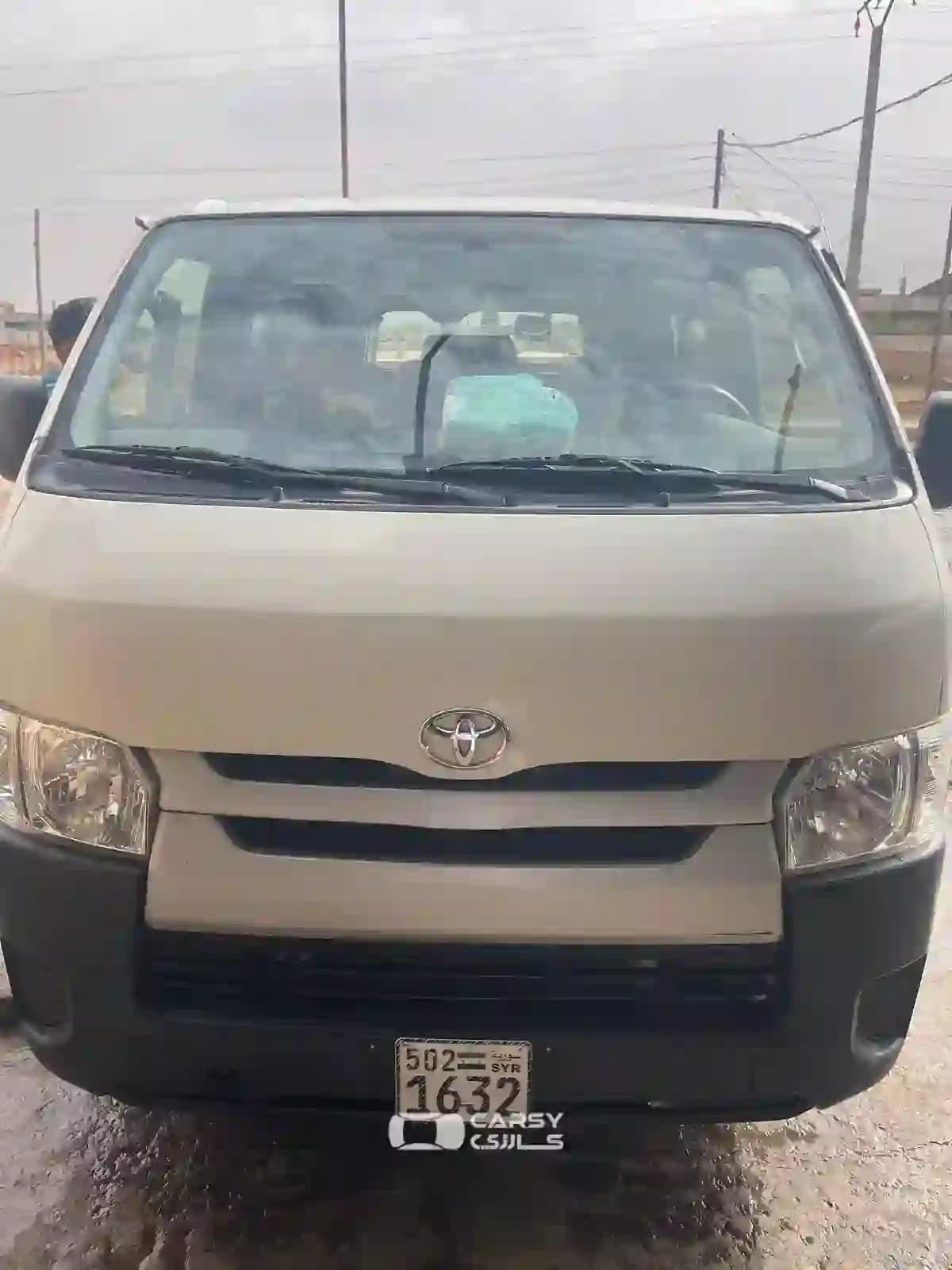 2015 تويوتا كواستر