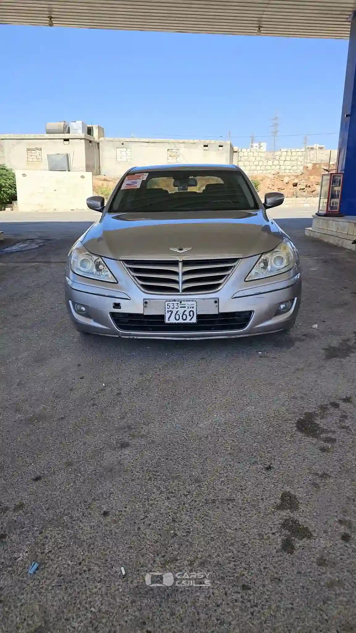 2011 هيونداي جينسيس