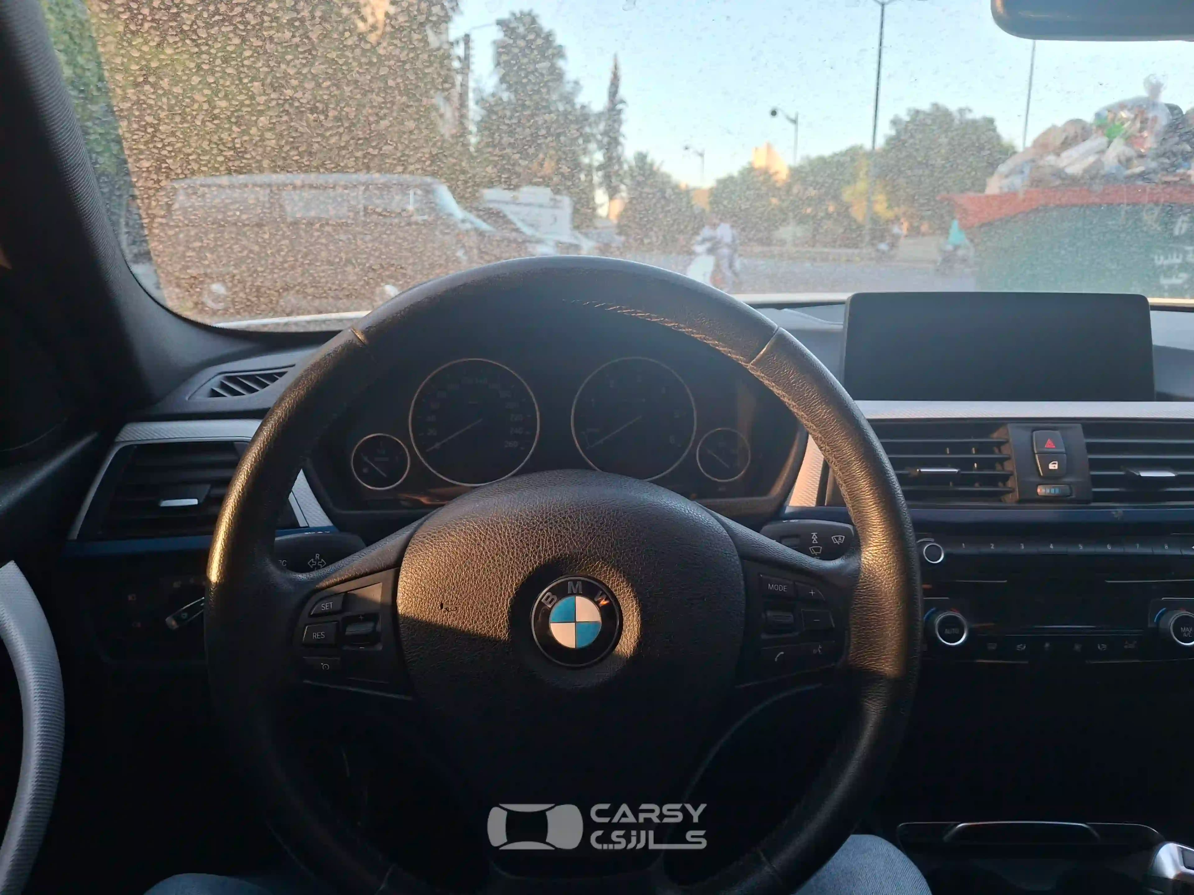 2017 بي إم دبليو SERIES 5 - Image 3