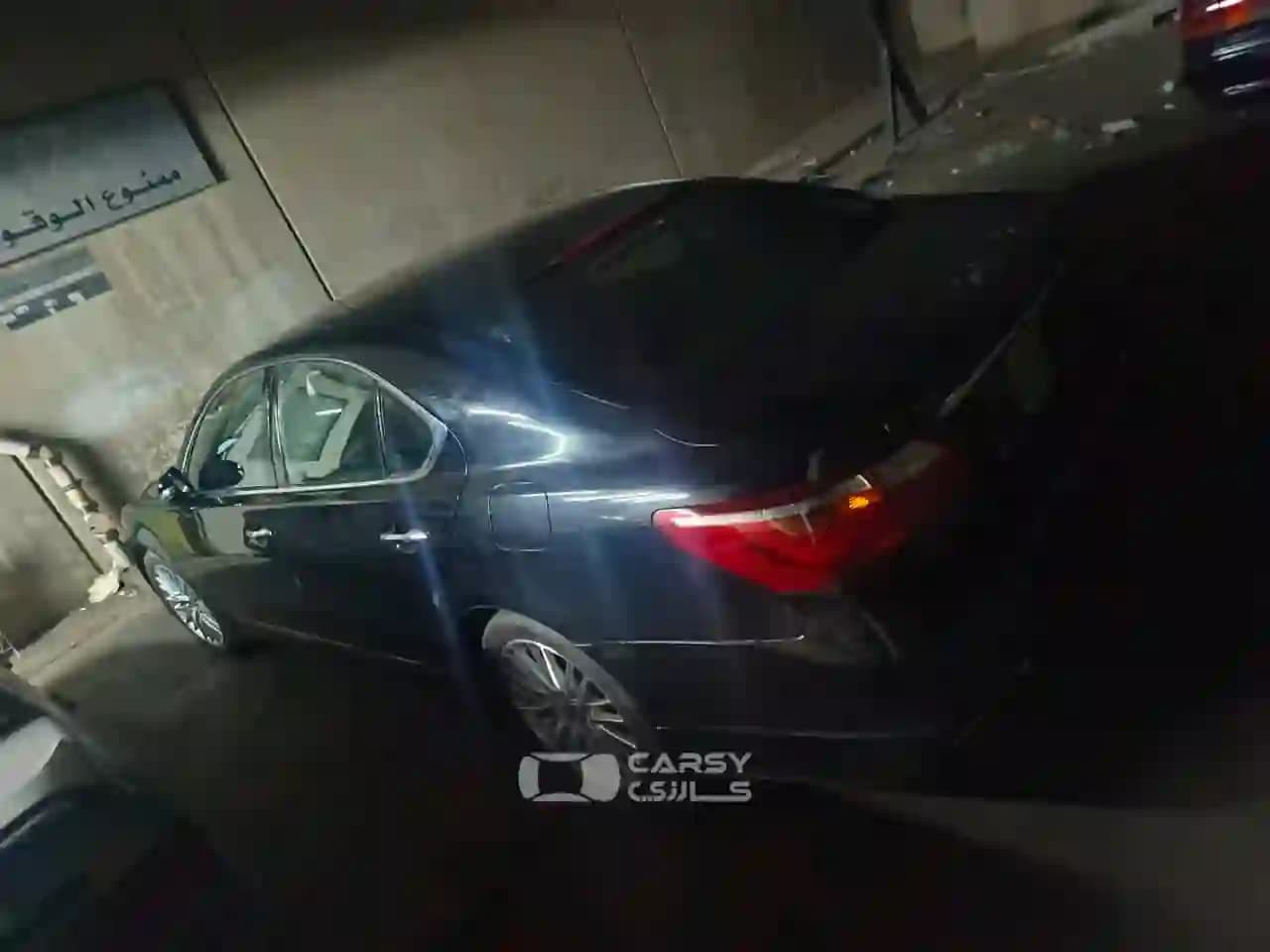 2011 لكزس LS - Image 4