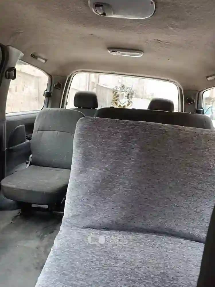 2000 هيونداي H1 - Image 8