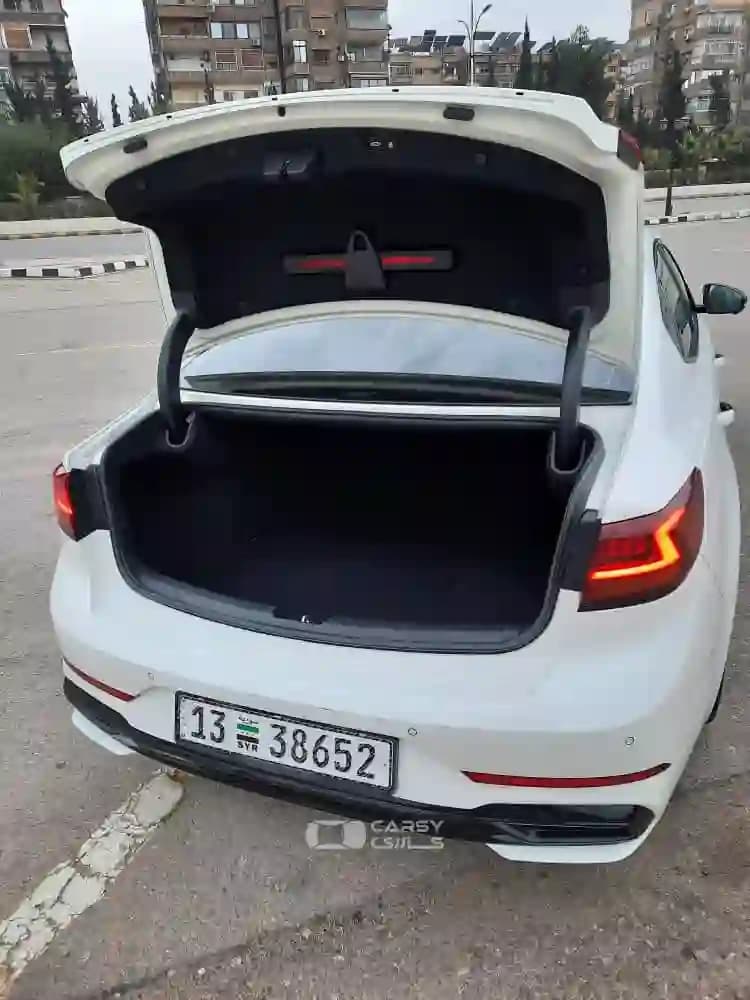 2020 كيا K7 - Image 3