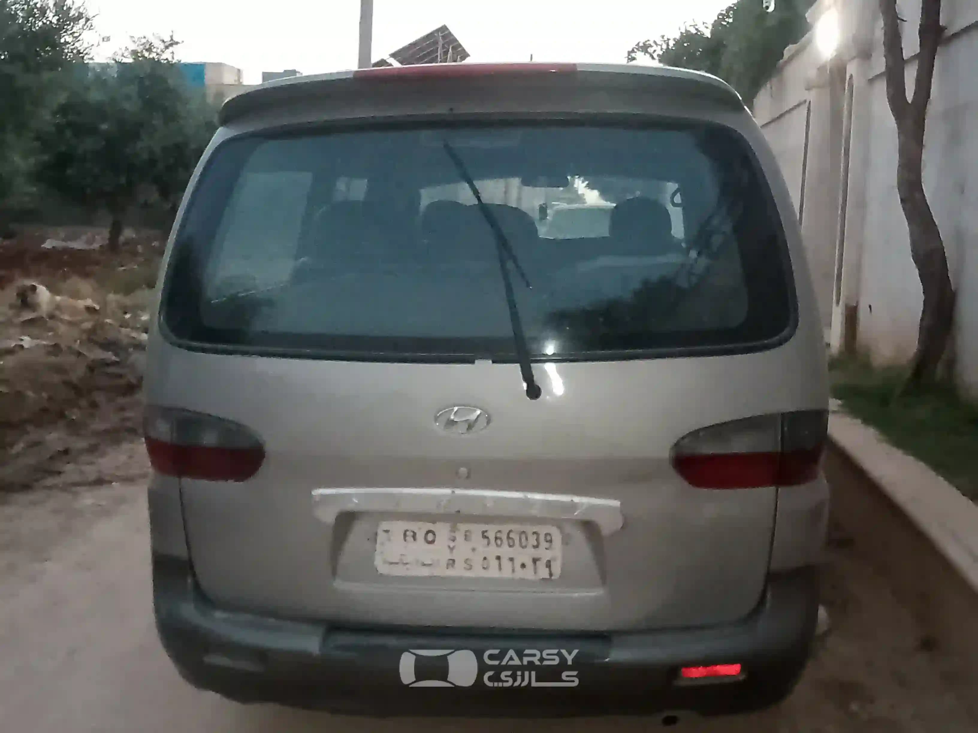 2004 هيونداي H1 - Image 8