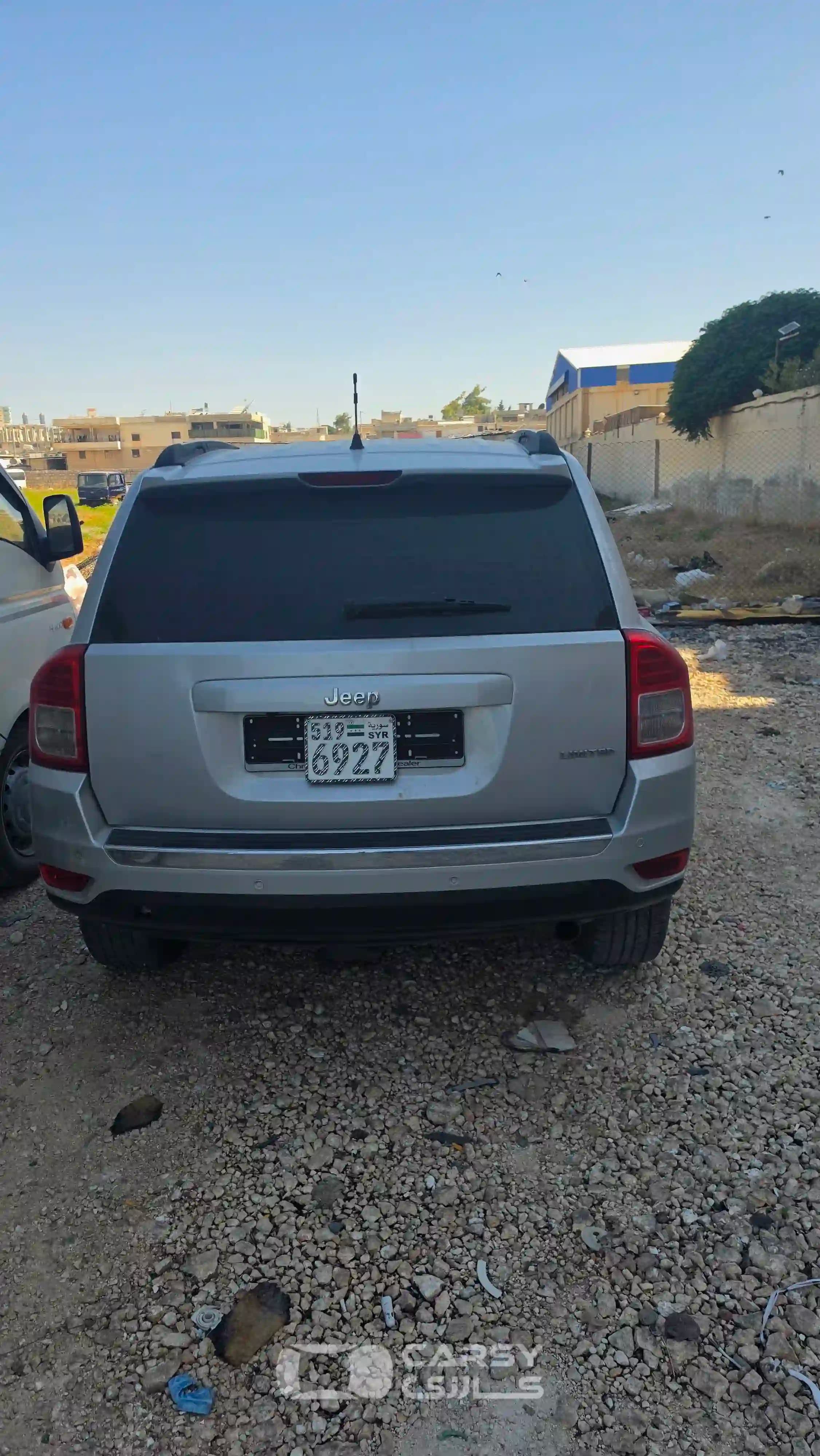 2011 جيب كومباس