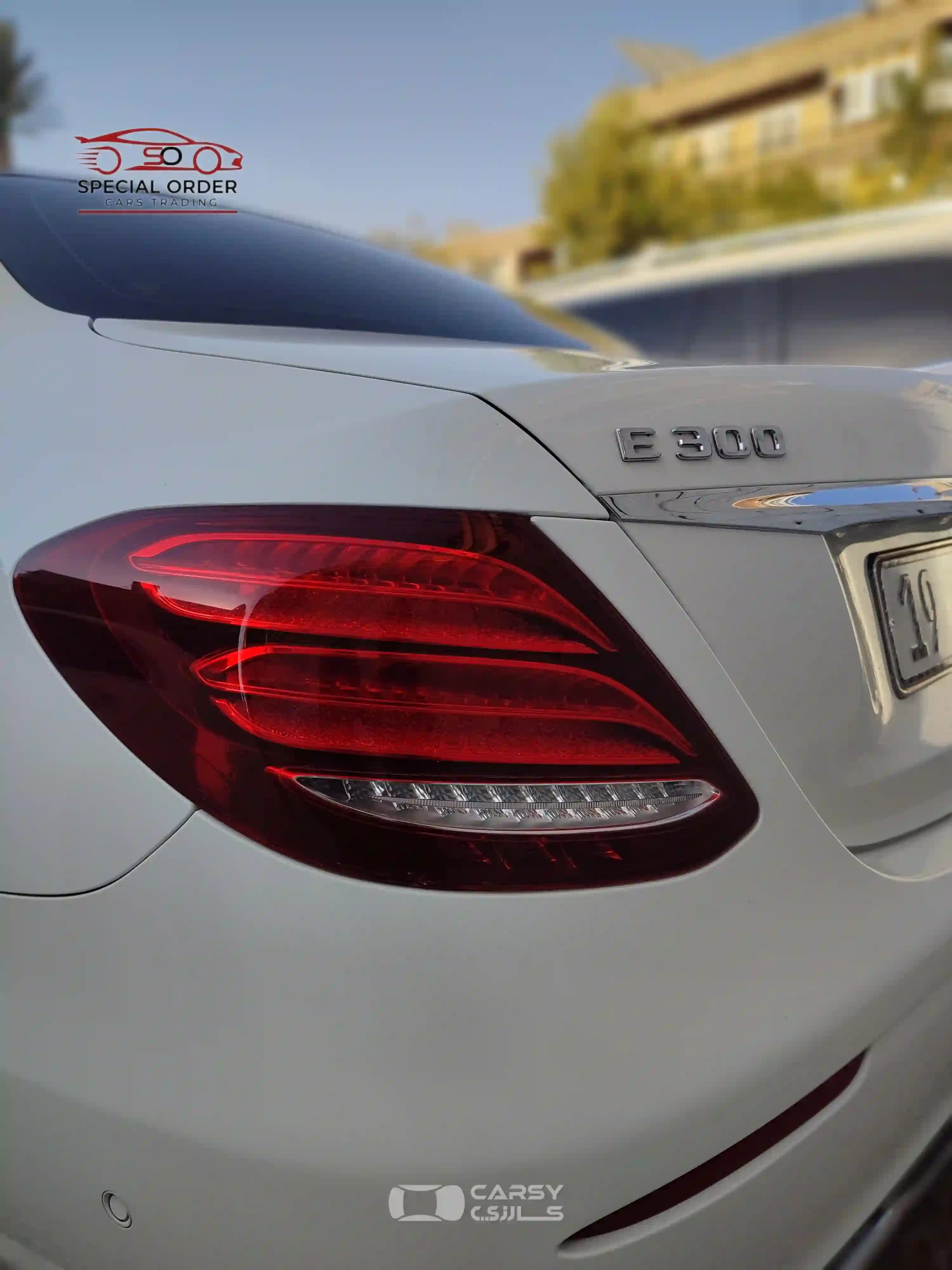 2017 مرسيدس بنز E CLASS - Image 6