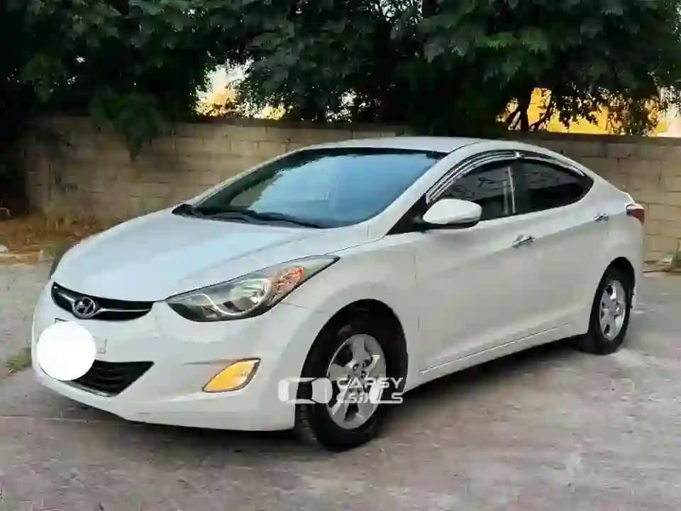 2012 هيونداي إلنترا