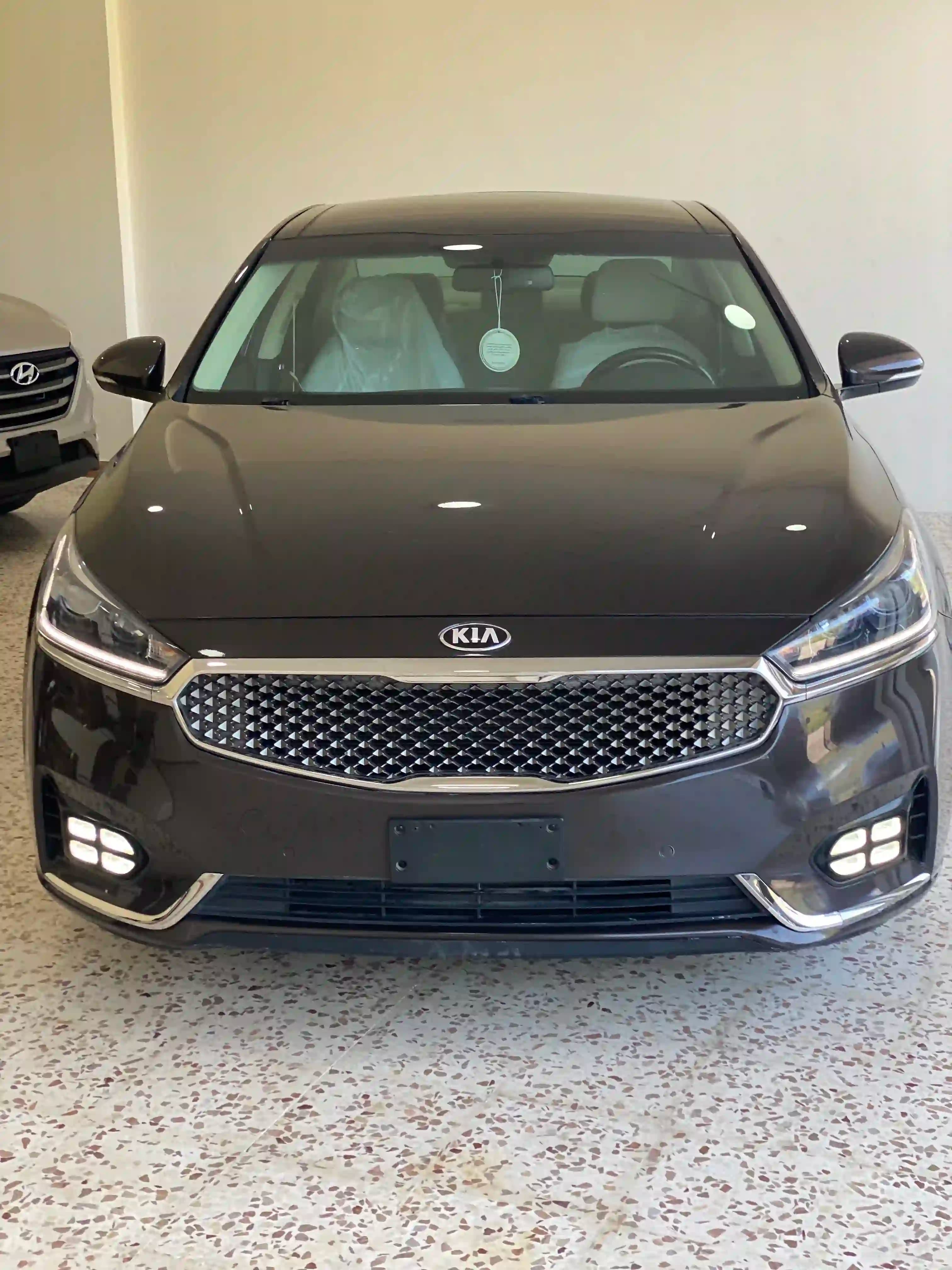 2019 كيا كادينزا - Image 1