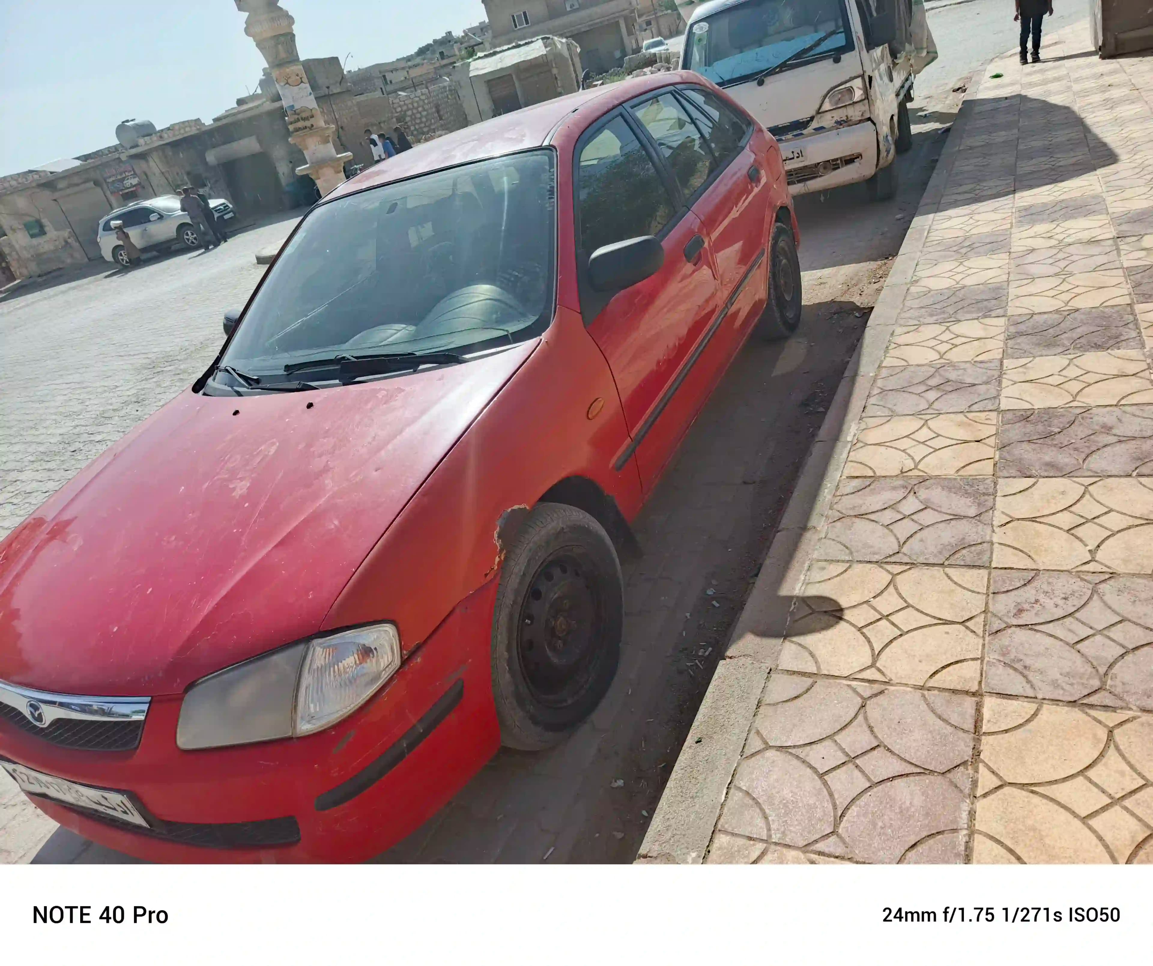 2000 مازدا 323 - Image 3