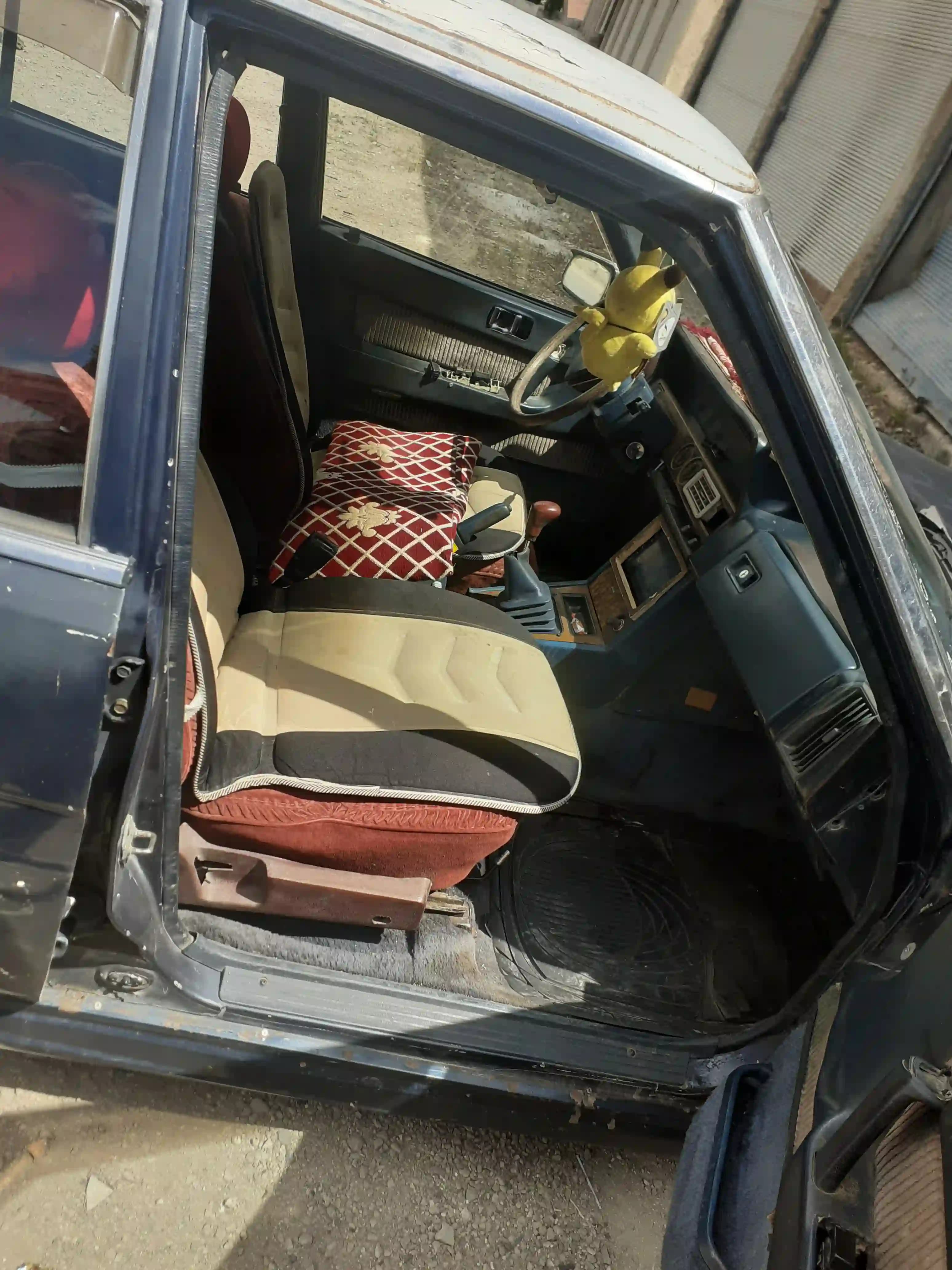 1990 مازدا 929 - Image 5