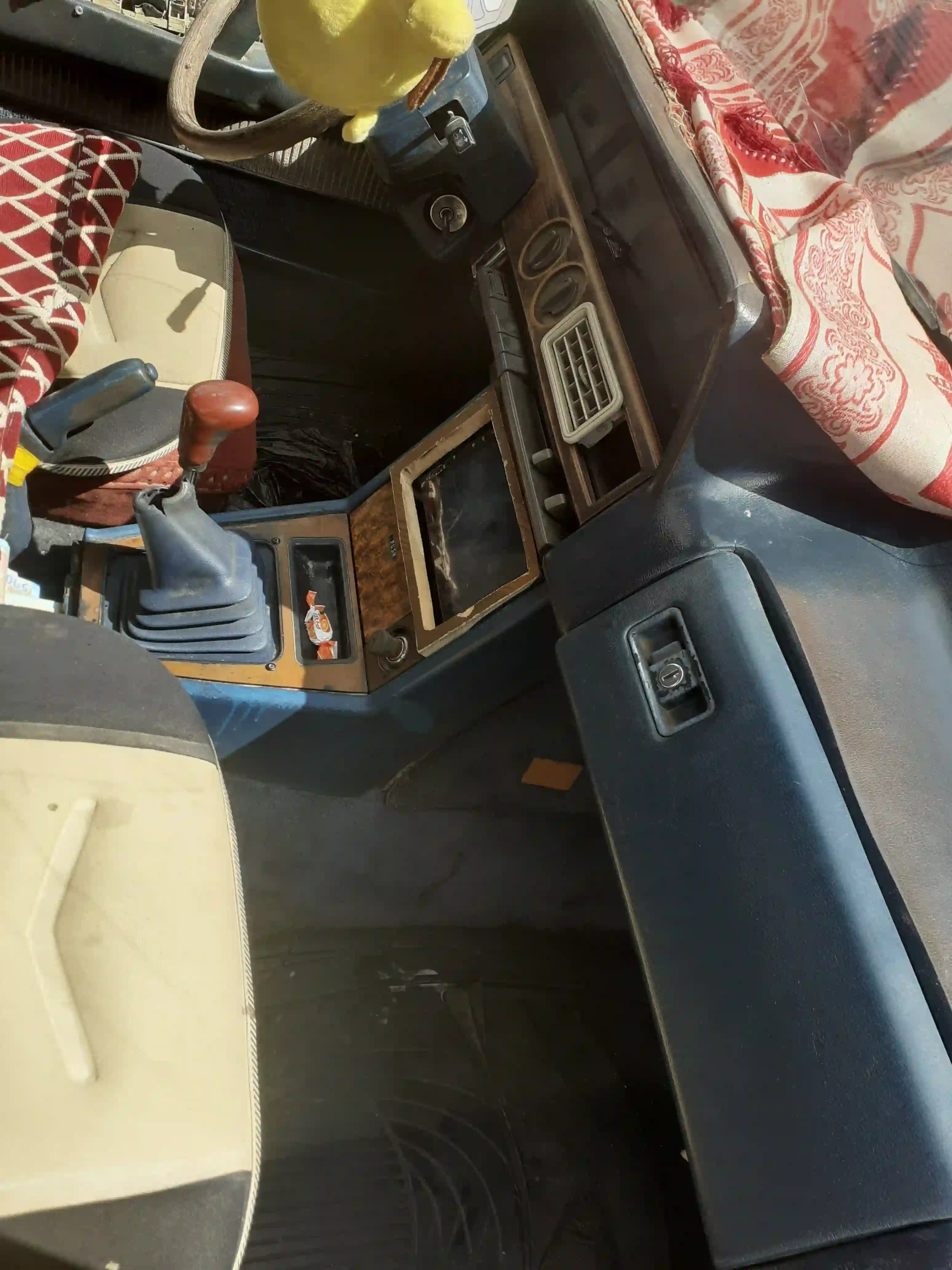 1990 مازدا 929 - Image 7