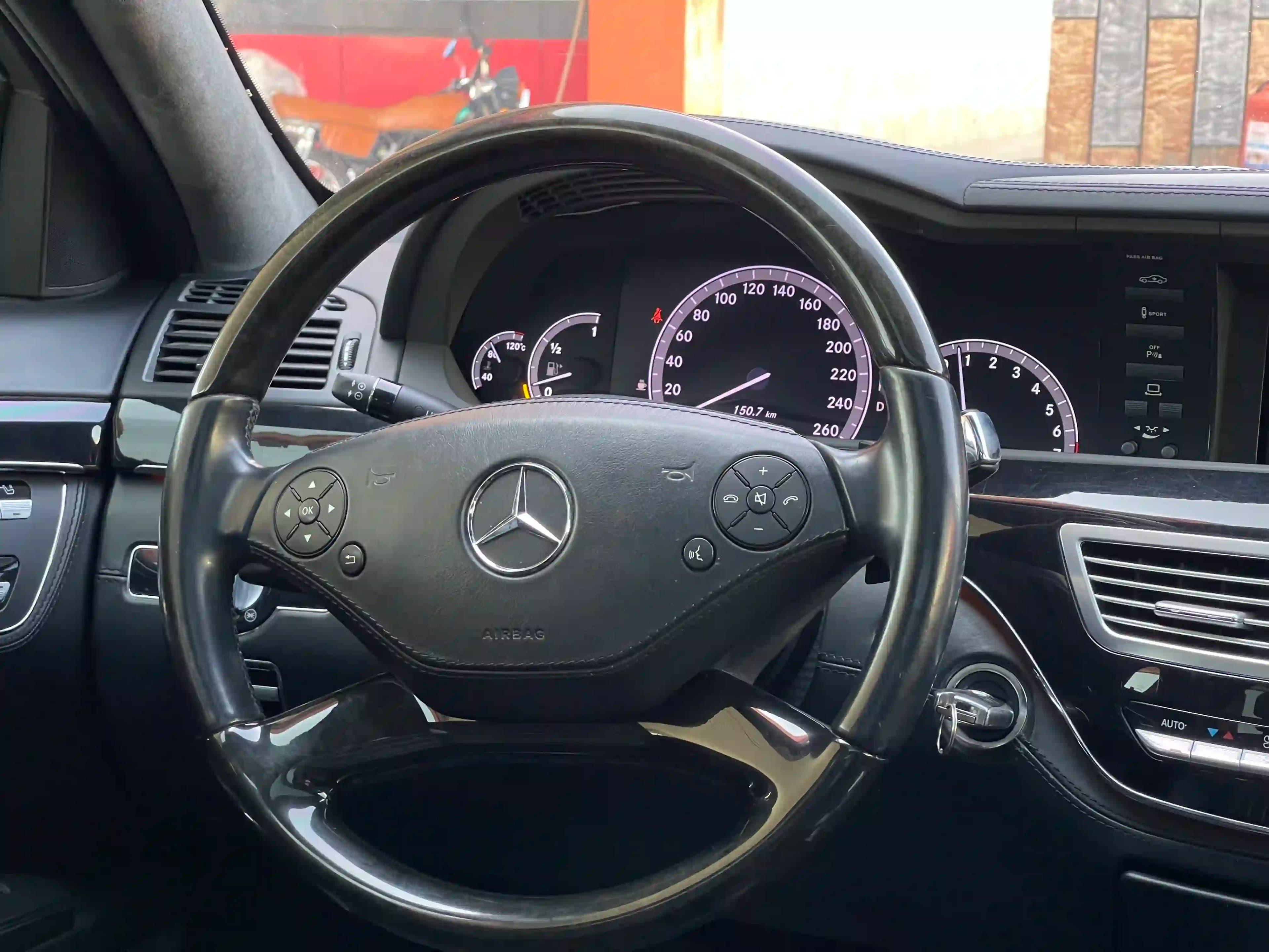 2013 مرسيدس بنز S CLASS - Image 18