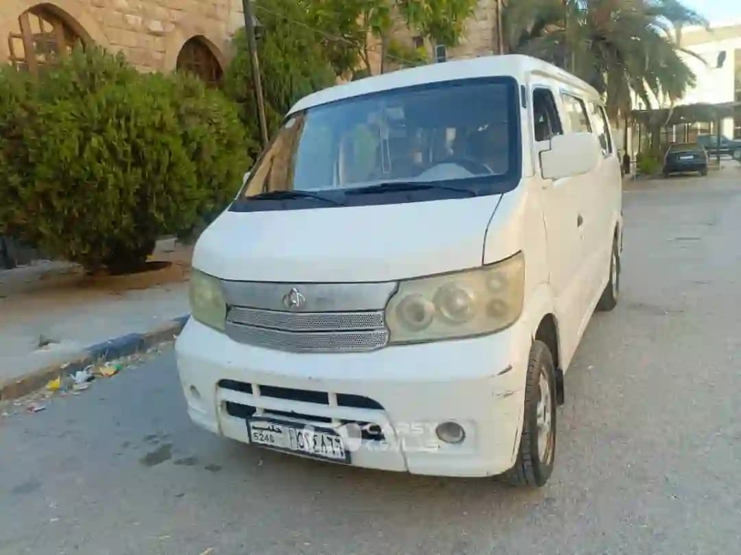 2010 هيونداي ستيريا - Image 3