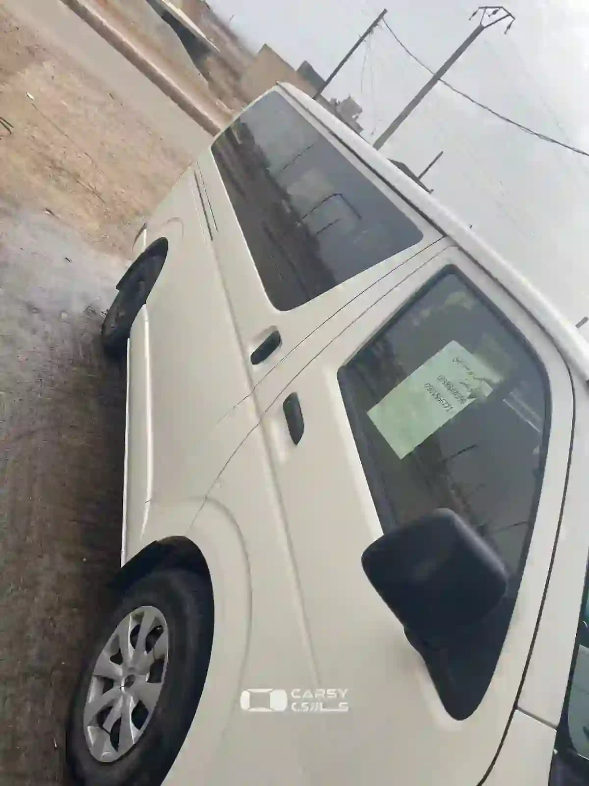 2015 تويوتا كواستر - Image 4