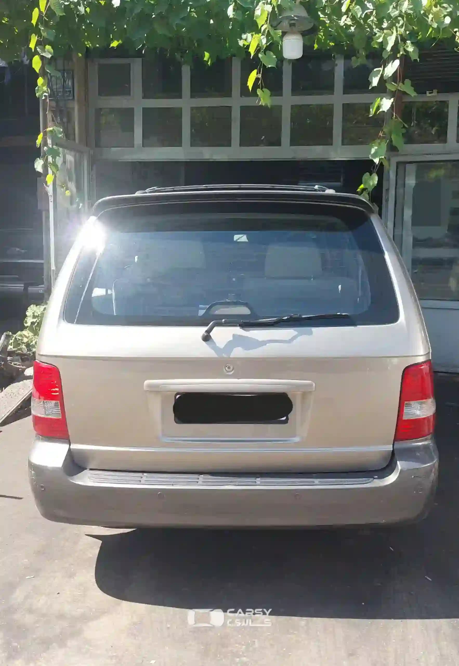2005 كيا كارنفال - Image 3