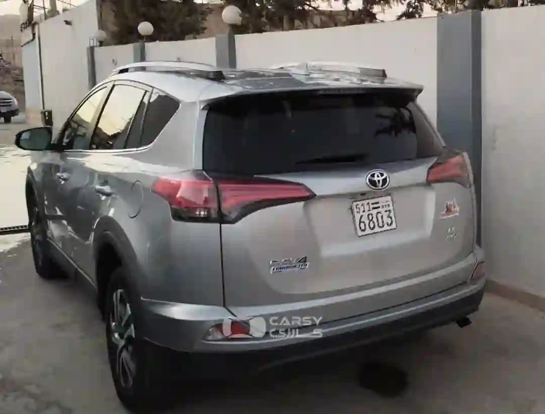 2018 تويوتا رافور