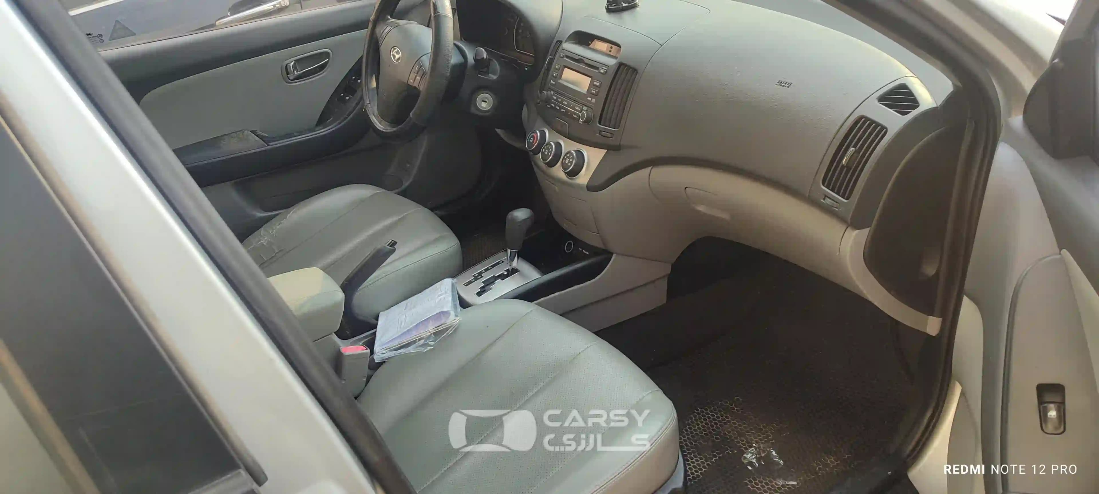 2010 هيونداي إلنترا - Image 2