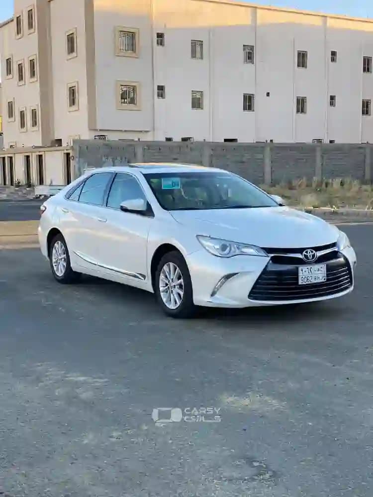 2016 تويوتا كامري - Image 2