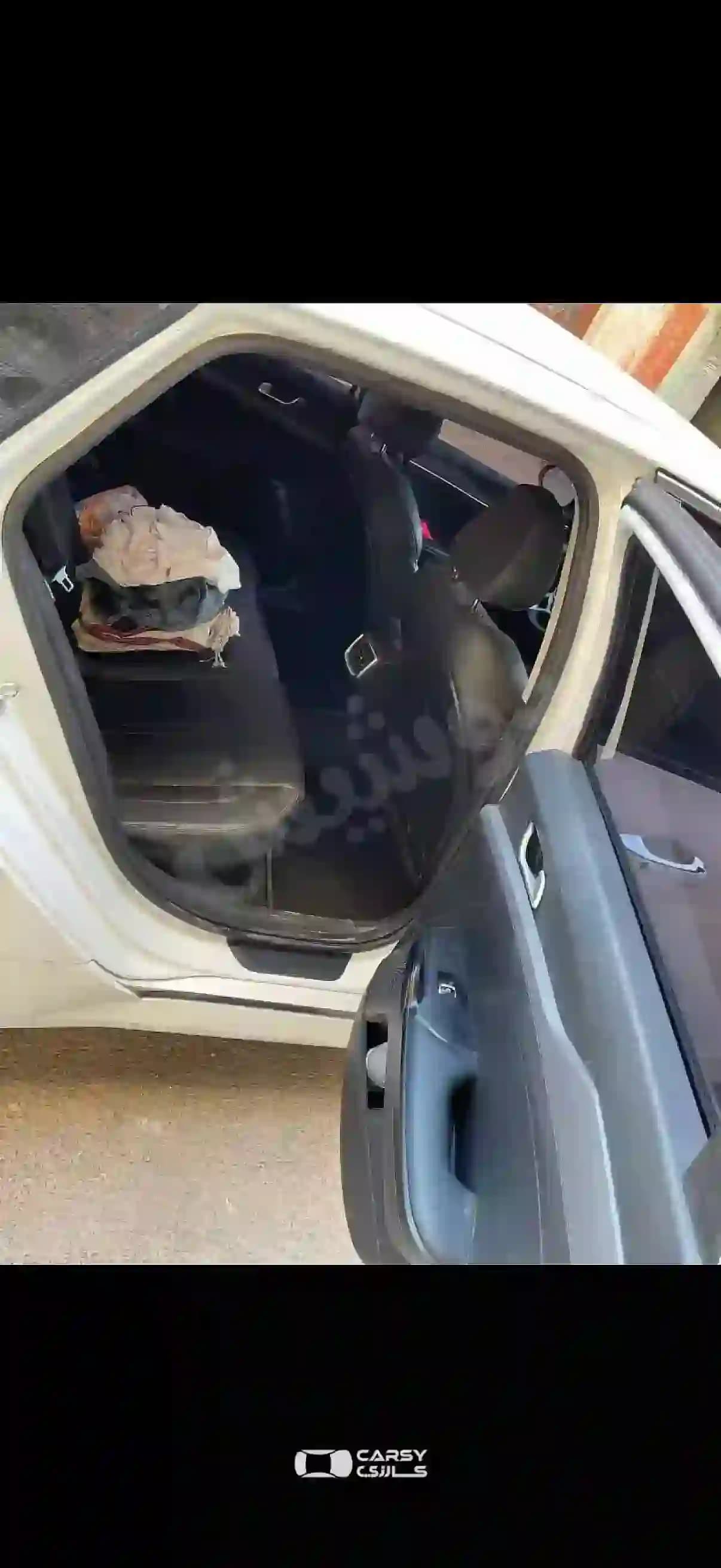 2021 كيا K5 - Image 2