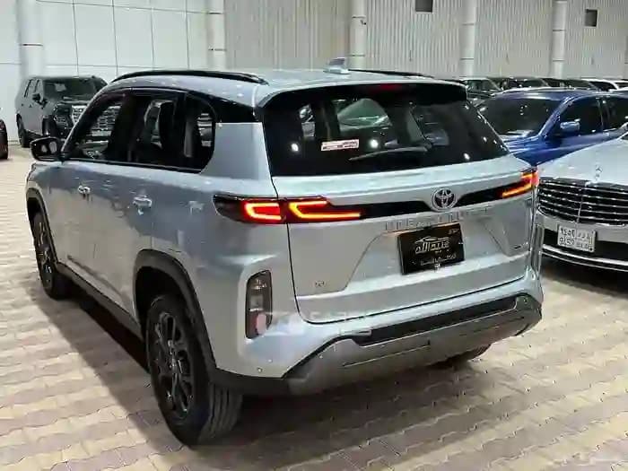 2025 تويوتا أوربان كروز - Image 18